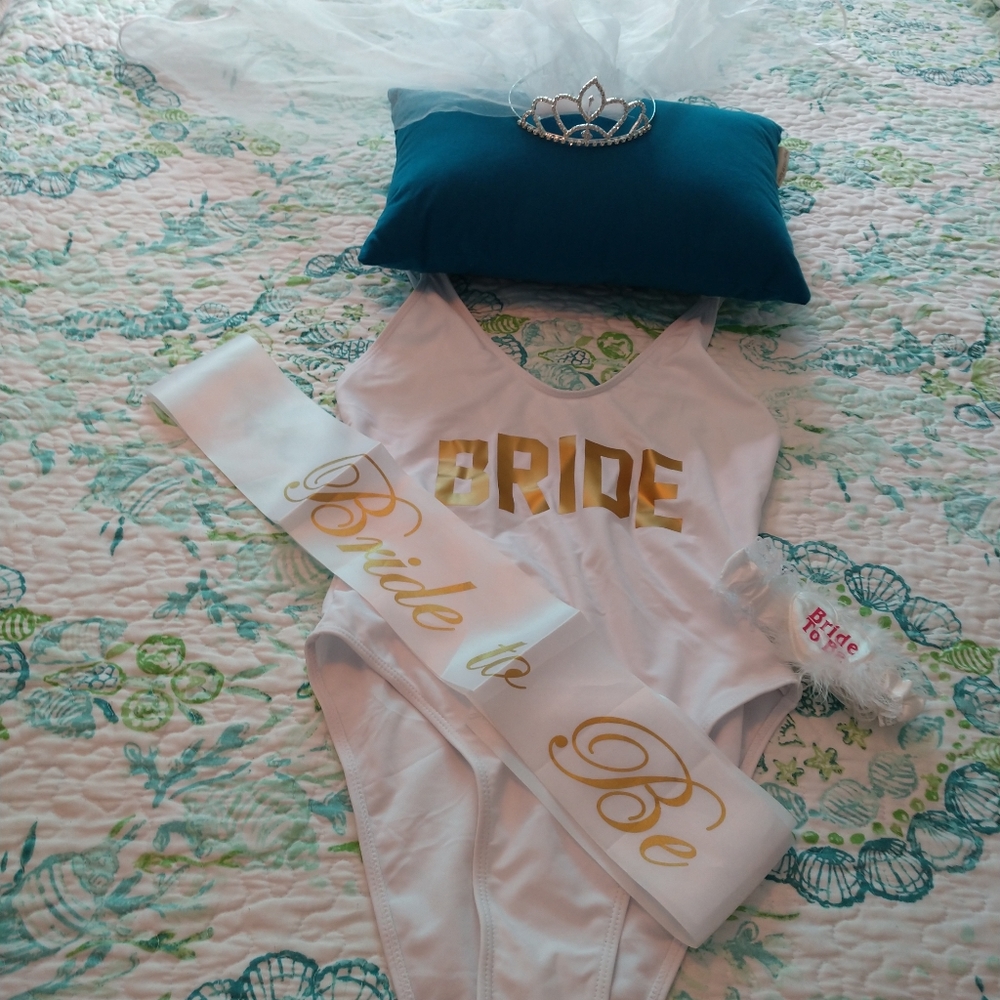 Bride-to-be swimsuit set